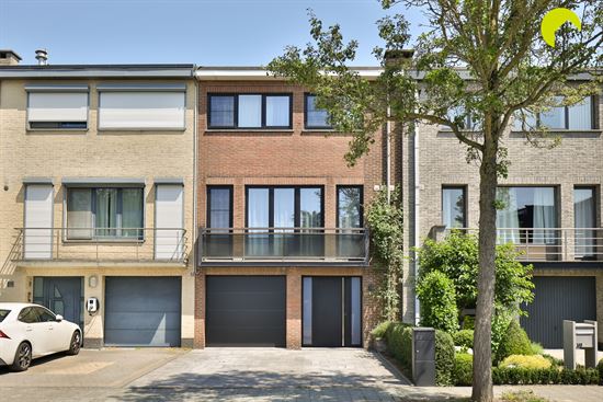 Instapklare woning met 3 slpks, tuin, garage en dubbele oprit