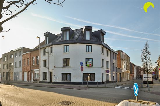 Lichtrijk ppartement met twee slaapkamers te Hoboken