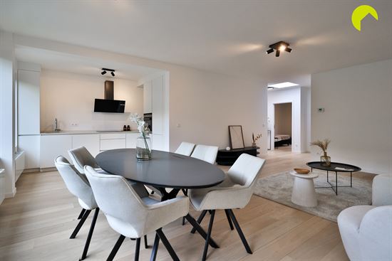 Volledig gerenoveerd appartement (85m²) met 2 slaapkamers + terras