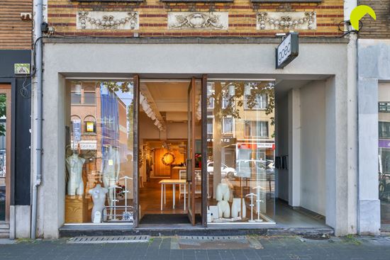 Aantrekkelijk en instapklaar commercieel pand