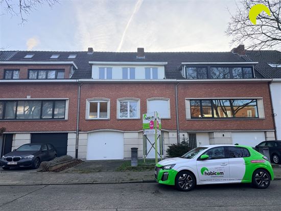 Woning met 4 slaapkamers, inpandige garage en aangename tuin!