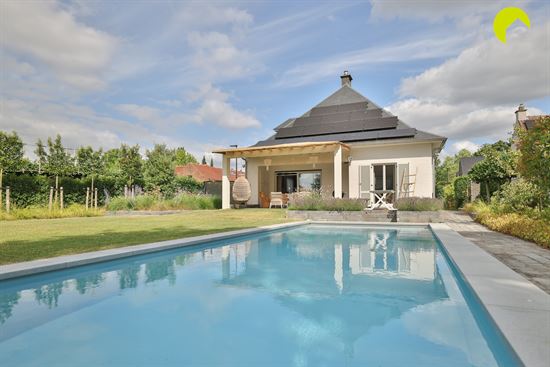 Luxueuze villa (267m²) met 4 slaapkamers en zwembad te Hove