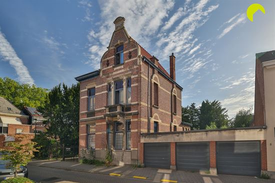 Authentieke burgerwoning in Mortsel-Dorp!