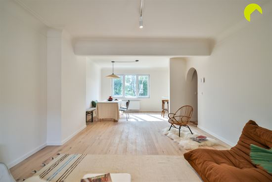 Gerenoveerd appartement met 2 slaapkamers + tuin