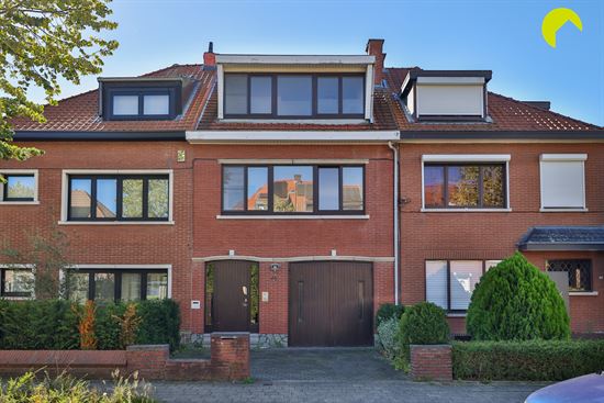 Bel-etagewoning met 2 slaapkamers, garage en tuin in rustige woonwijk!