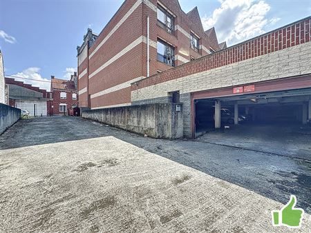 Parking/Boxe de garage à MOUSCRON
