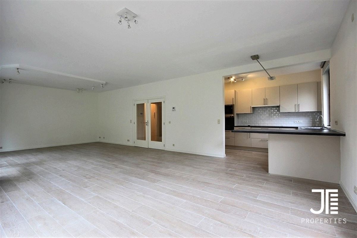 Image 5 : Appartement à 1180 UCCLE (Belgique) - Prix 1.580 €