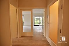 Image 9 : Appartement à 1180 UCCLE (Belgique) - Prix 1.580 €