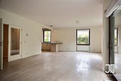 Image 2 : Appartement à 1180 UCCLE (Belgique) - Prix 1.580 €