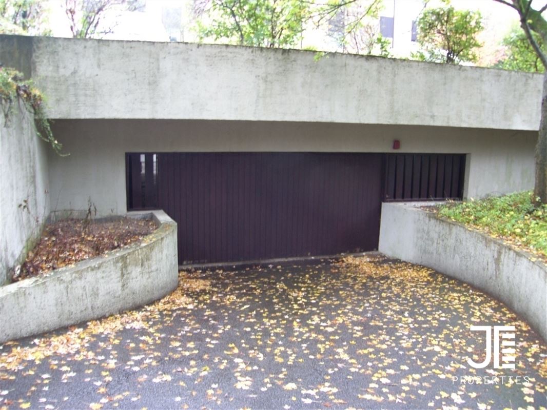 Image 17 : Appartement à 1180 UCCLE (Belgique) - Prix 1.580 €