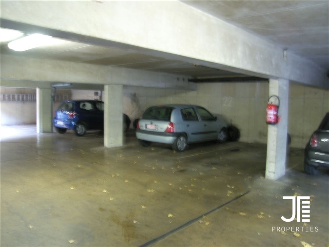 Image 18 : Appartement à 1180 UCCLE (Belgique) - Prix 1.580 €