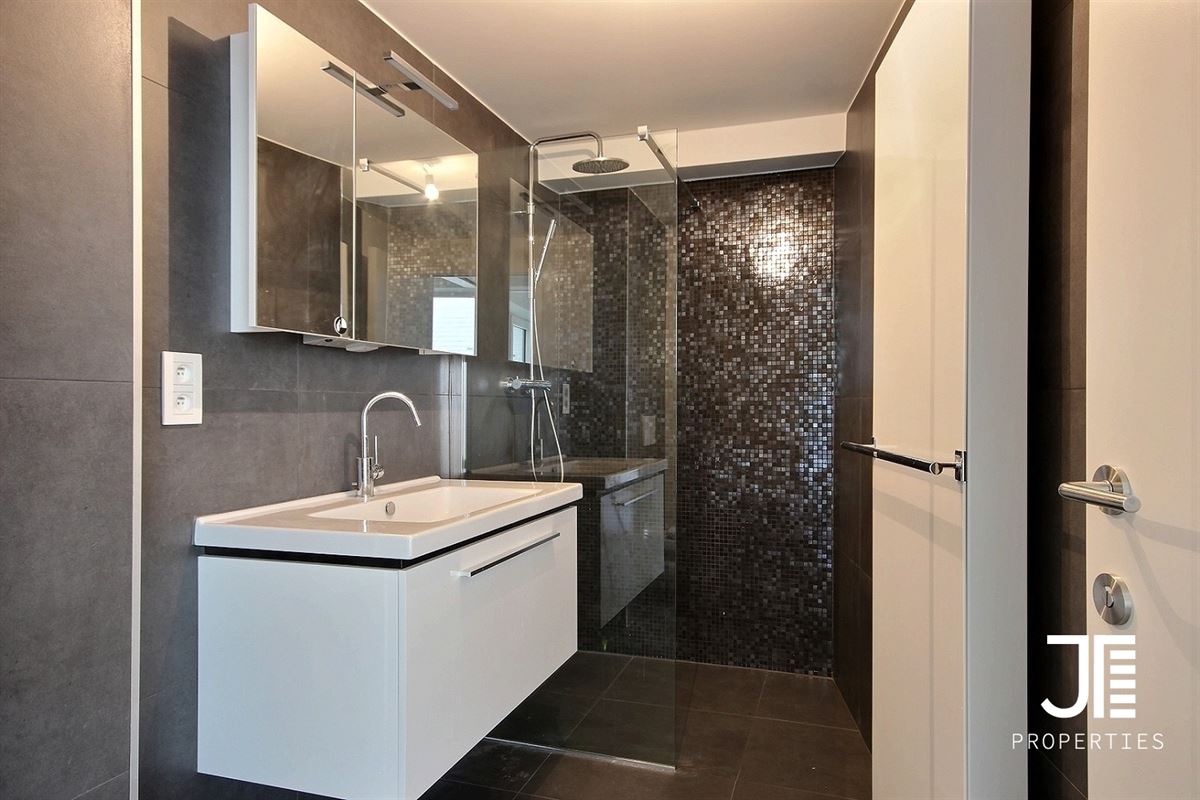 Foto 16 : Woonhuis te 1310 LA HULPE (België) - Prijs &euro; 690.000