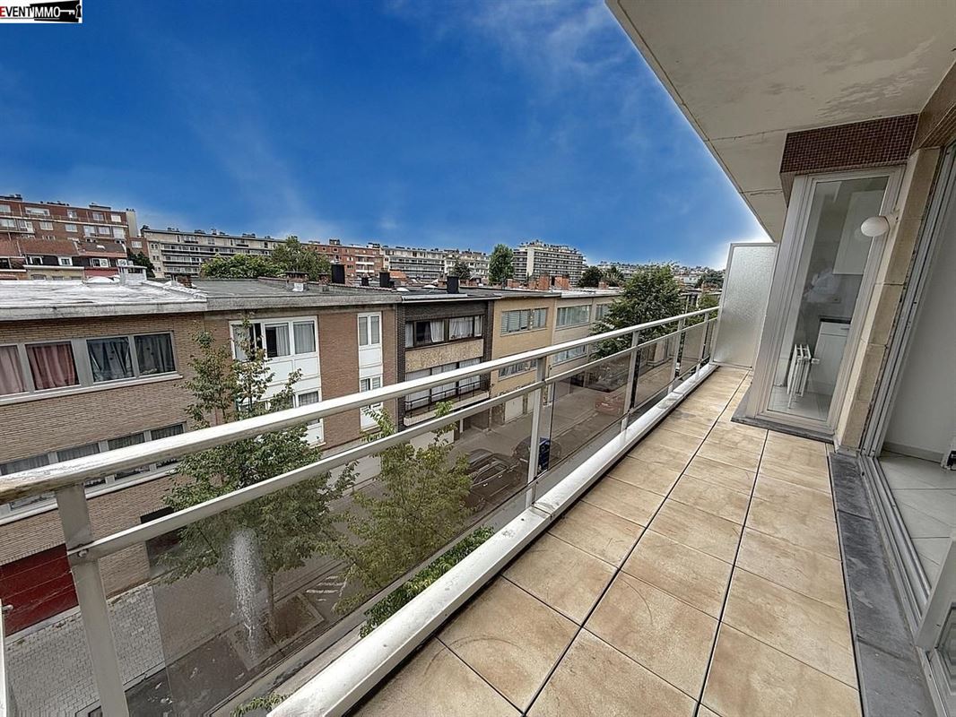 Spacious apartment with beautiful terrace
