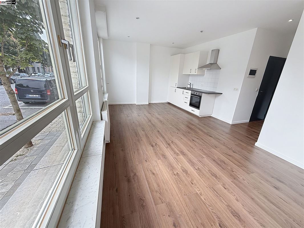 Bright ground floor studio