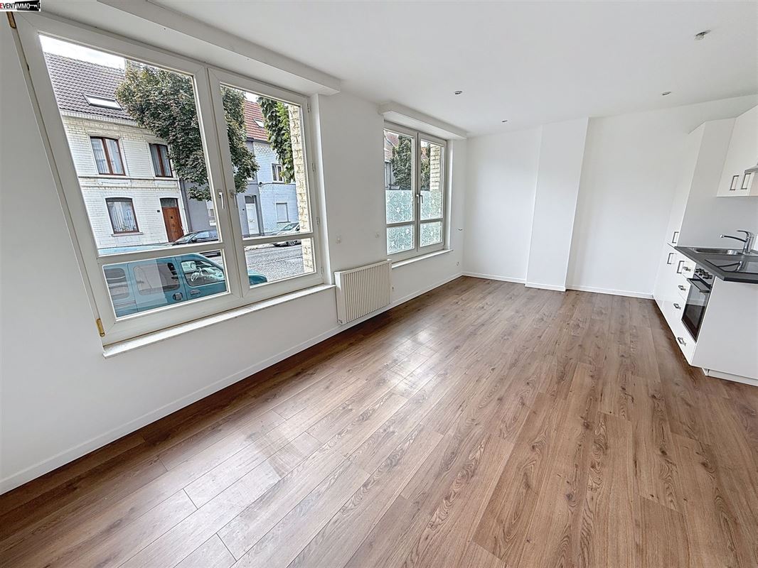 Bright ground floor studio