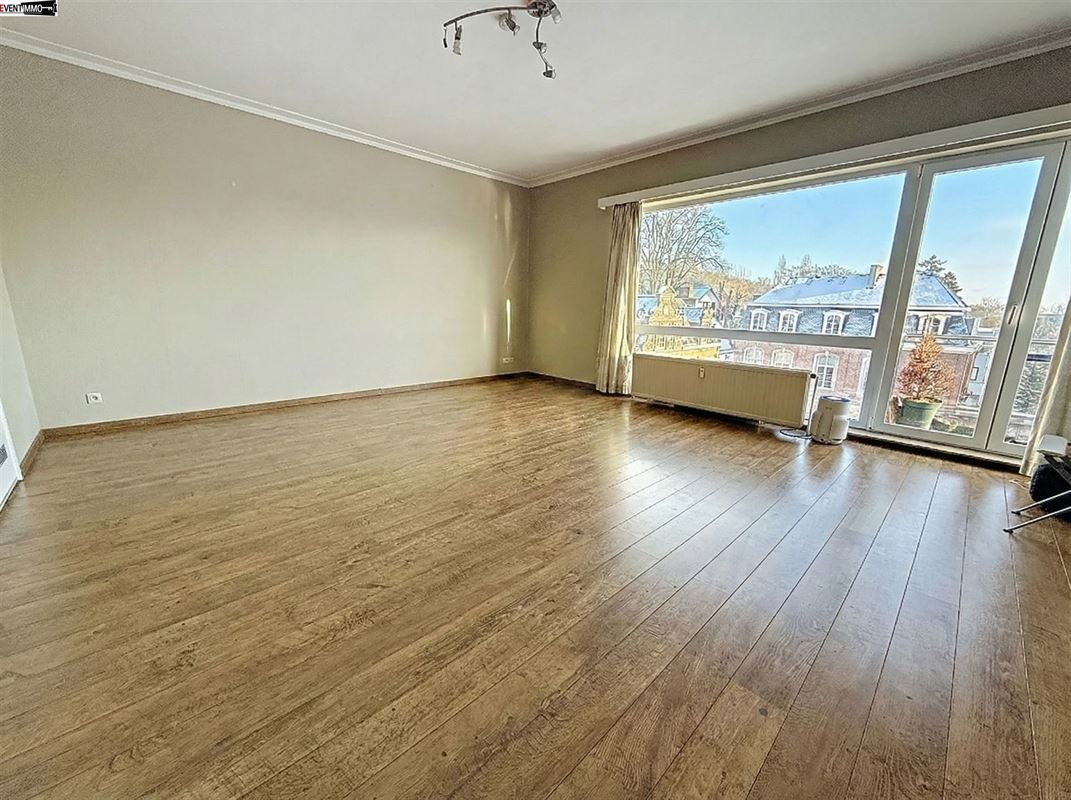 Vert Chasseur Bright studio apartment with terrace