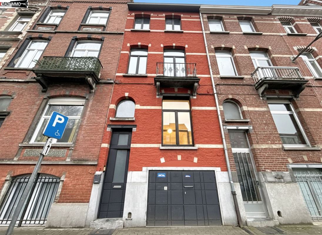 Single family home + garage, rare in the neighborhood!!!!