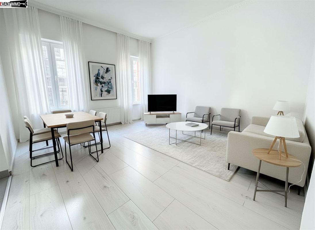 Just a short walk from Saint-Jean Clinic