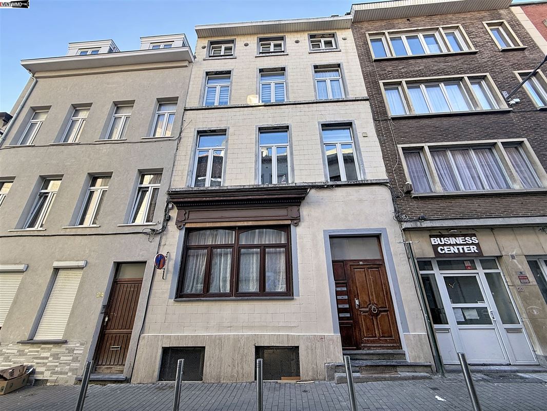 Just a short walk from Saint-Jean Clinic