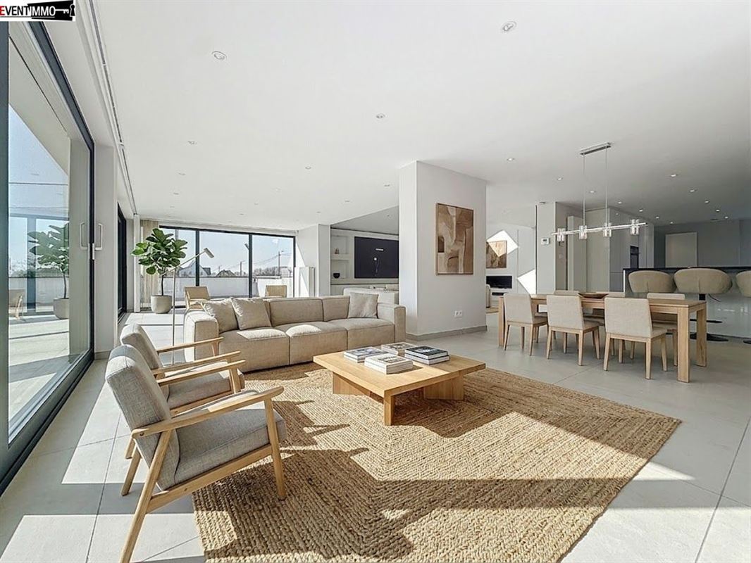 Contemporary villa in the countryside