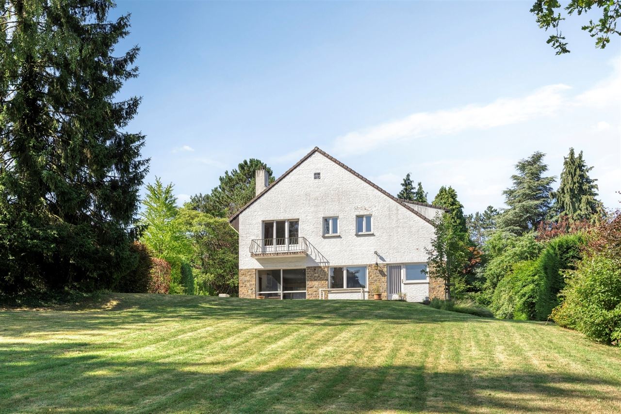 Charming classic villa in quiet neighborhood