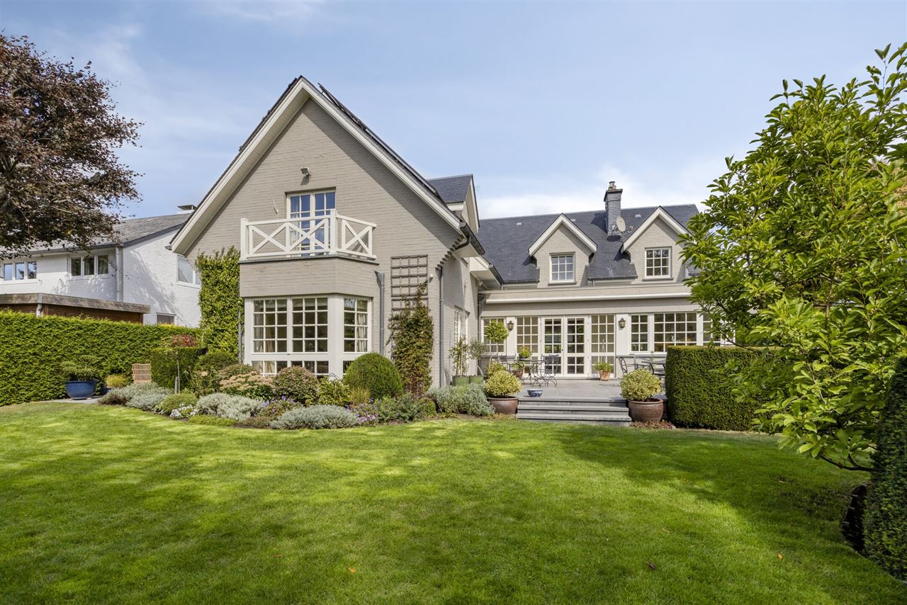 Beautifully renovated villa in the Marnix district