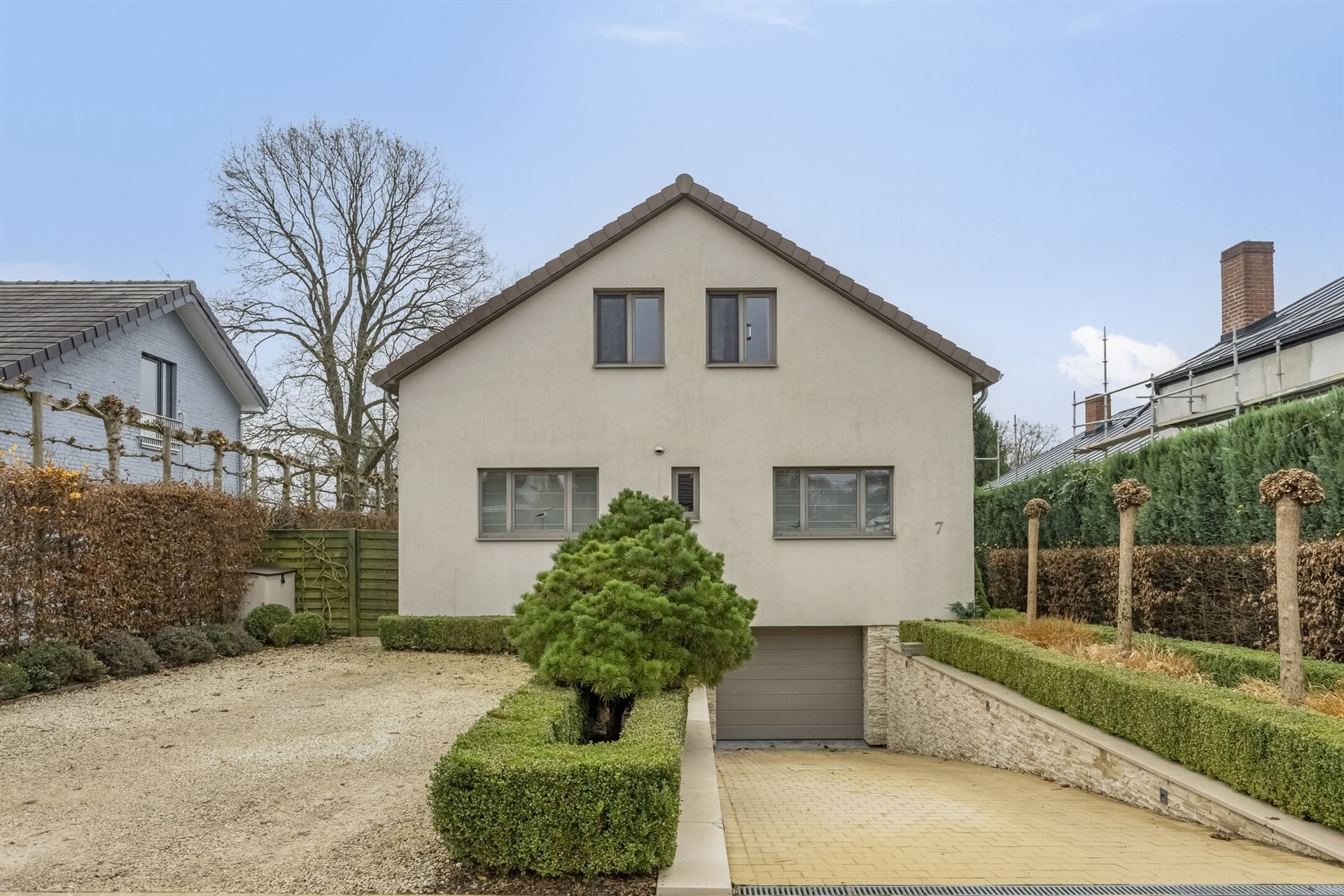 Beautifully renovated villa in a quiet location