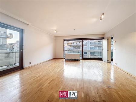 Appartement lumineux 3 façades avec terrasses et option garage au cœur de Jette - IMMO BPC