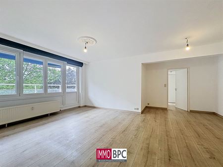 APARTEMENT COSY ET PRÊT À EMMÉNAGER AVEC 2 CH., TERRASSE ET BON PEB - IMMO BPC