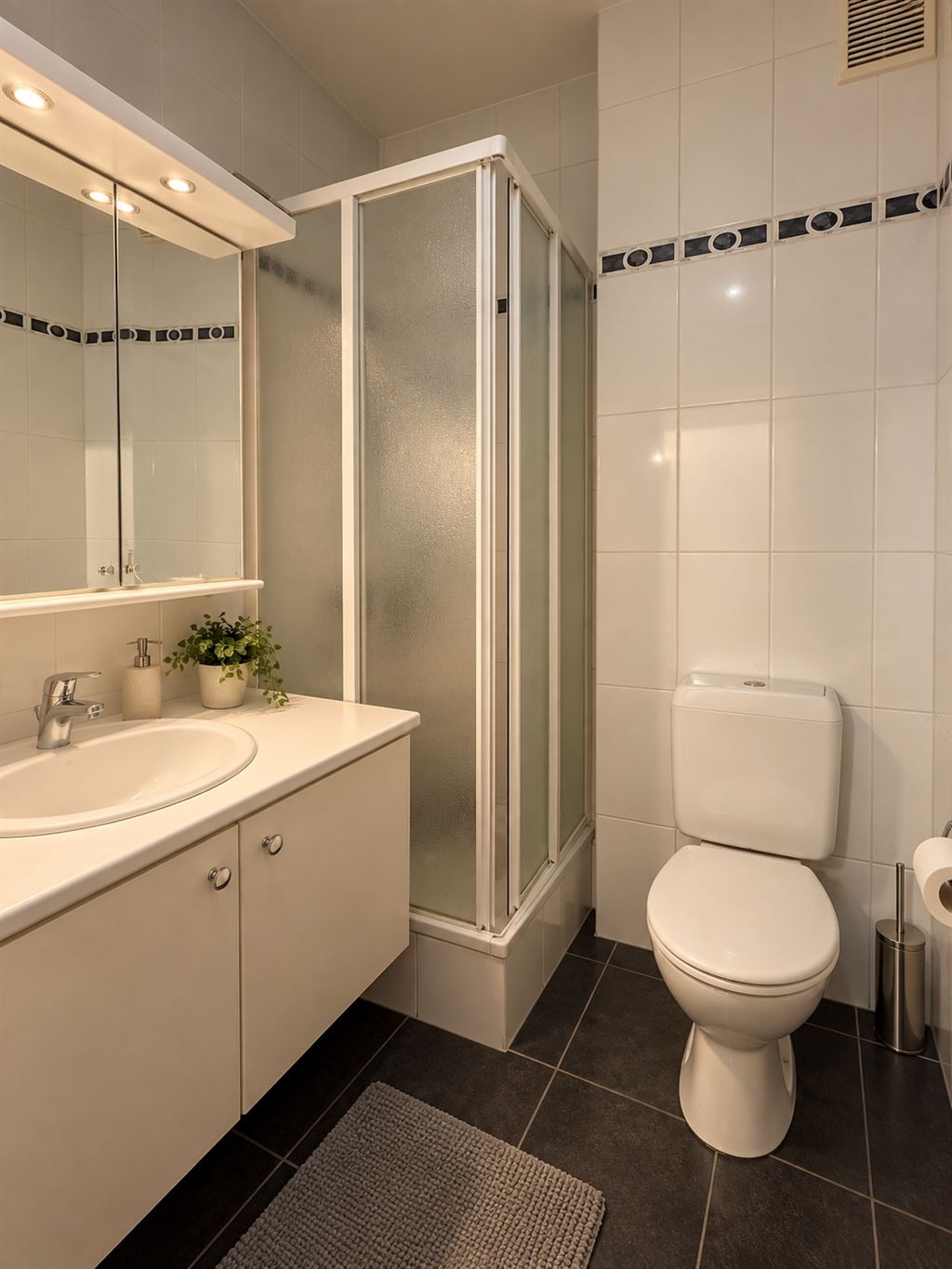 Appartementsgebouw in Hoevenen - foto 6