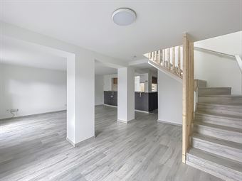APPARTEMENT TRIPLEX RENOVE AVEC 2 CHAMBRES ET TERRASSE