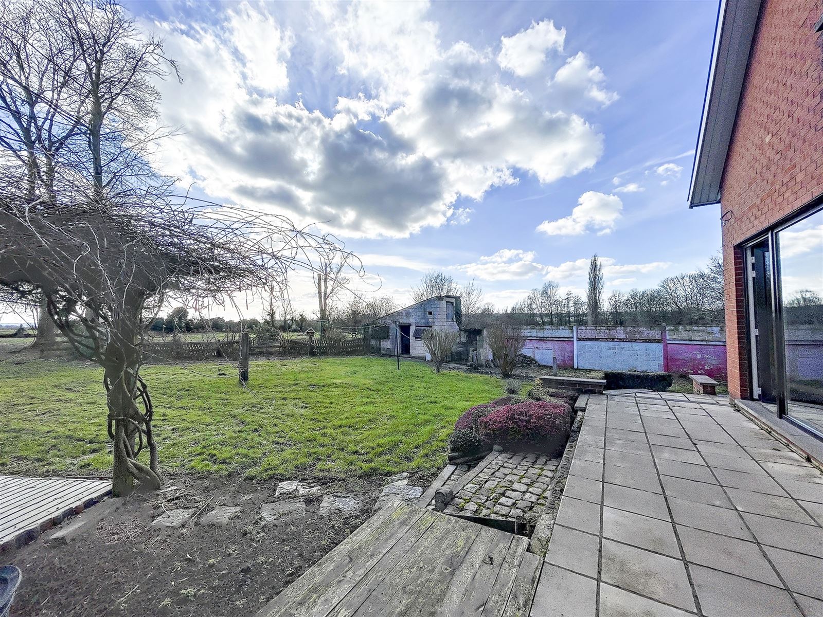 MAISON 4 FACADES A RENOVER à vendre à MERBESSAINTEMARIE (6567)