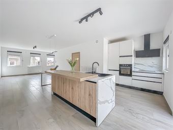 SUPERBE APPARTEMENT DUPLEX 2 CHAMBRES, TERRASSE ET PARKING