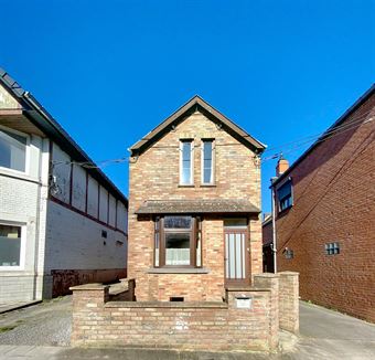 ***SOUS COMPROMIS-PLUS DE VISITES*** CHARMANTE PETITE MAISON 4 FACADES