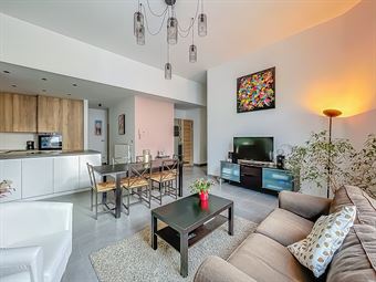 SUPERBE APPARTEMENT RDV AVEC 2 CHAMBRES TERRASSE ET GARAGE