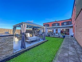 CONFORTABLE MAISON AVEC PETITE MAISON ANNEXEE 