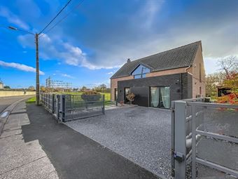 SUPERBE VILLA AVEC PISCINE