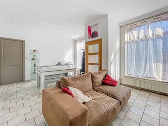 LUMINEUX APPARTEMENT DUPLEX 1 CHAMBRE AVEC COUR
