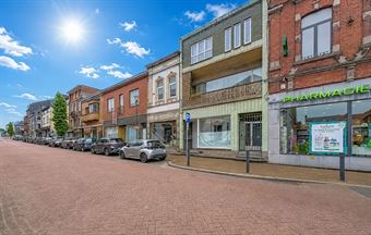 BON IMMEUBLE DE RAPPORT MIXTE (SURF. COMMERCIALE ET 2 APPARTEMENTS)