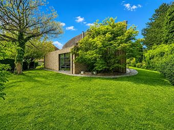SUPERBE PROPRIETE A L'ARCHITECTURE CONTEMPORAINE