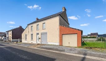 BONNE MAISON 4 FACADES AVEC GARAGES ET JARDIN