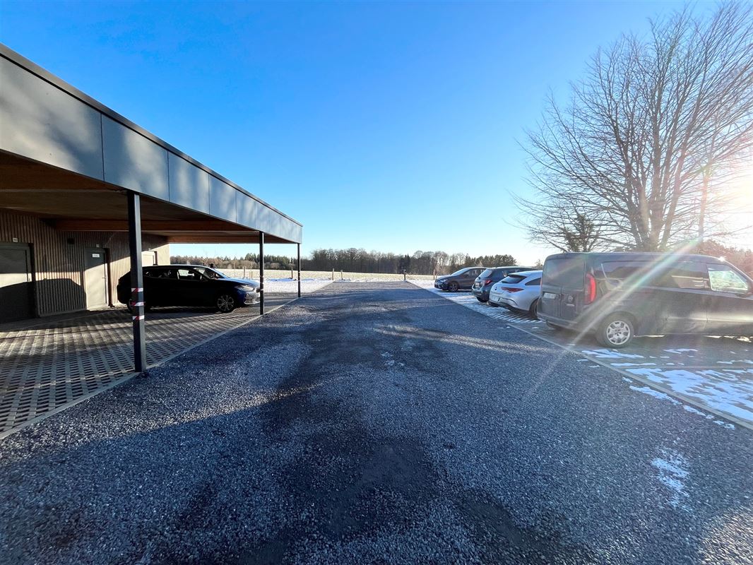 Appartement 2 chambres avec terrasse et parkings