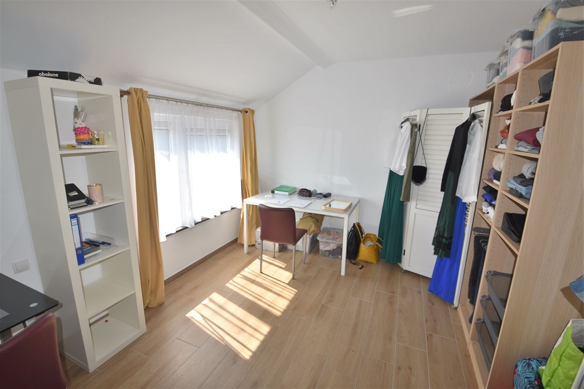 Magnifique construction mitoyenne de 2020, 3ch, garage, terrasse et jardin.