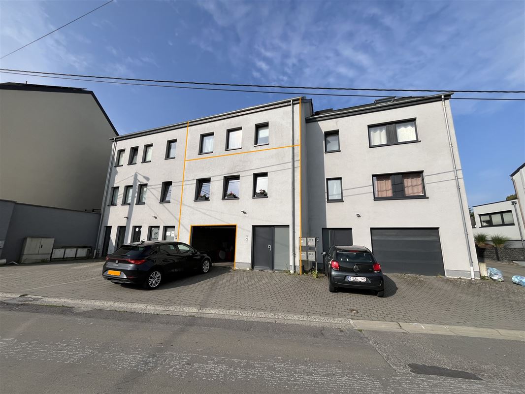 Duplex proche du centre, 2 ch + 1 bureau et garage