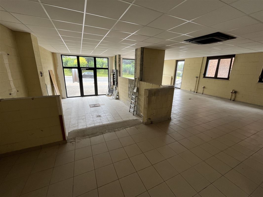 Commerce idealement situé à Bastogne !