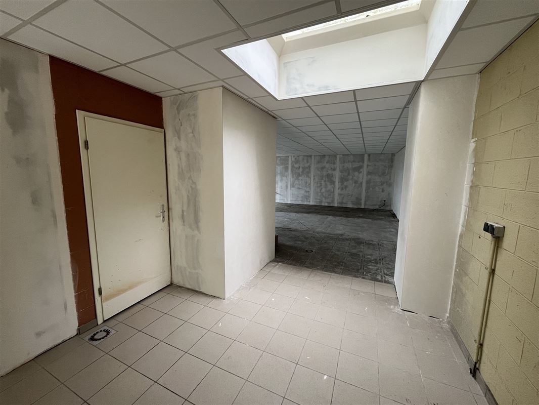 Commerce idealement situé à Bastogne !