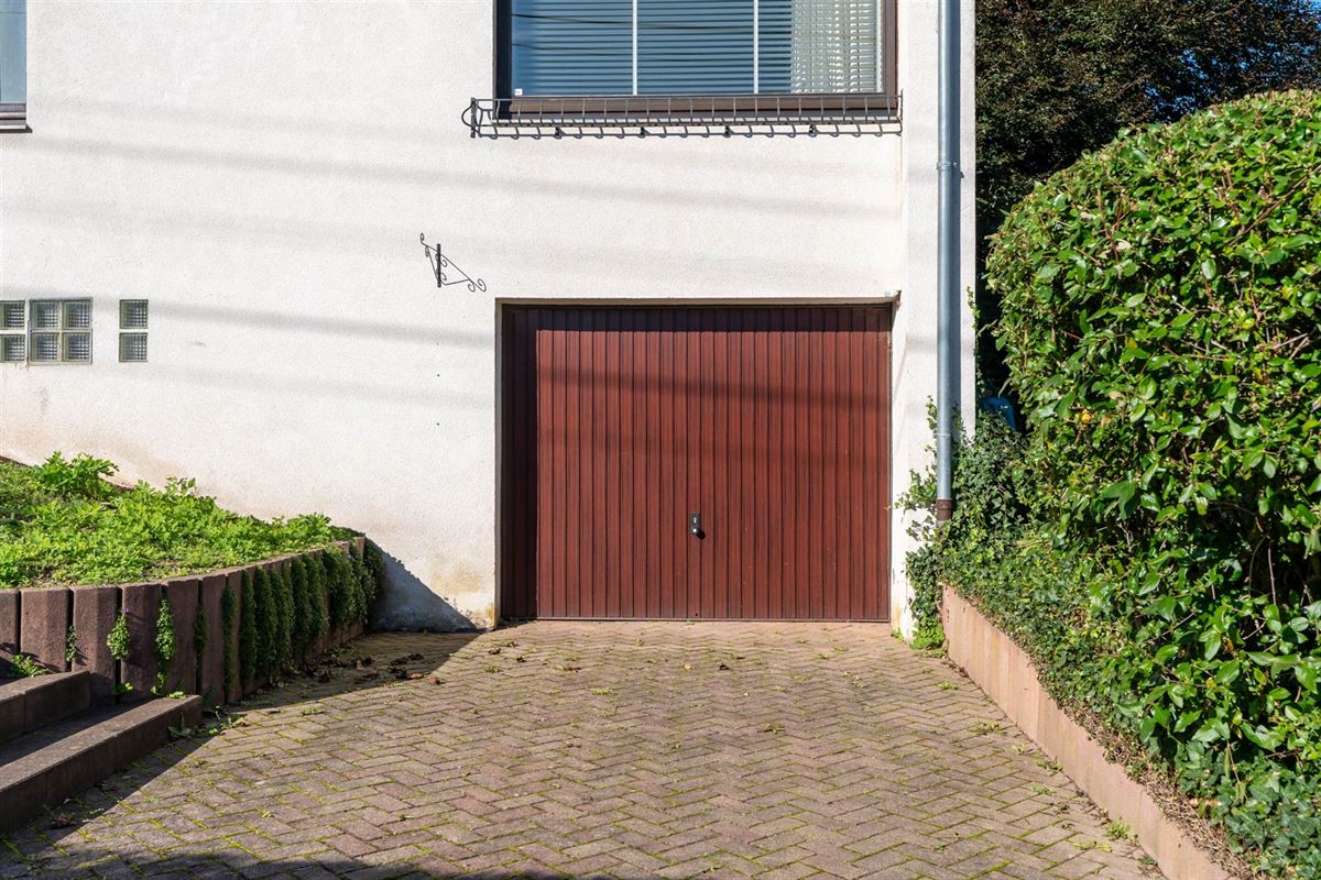 Vierkant huis gelegen in een woonwijk