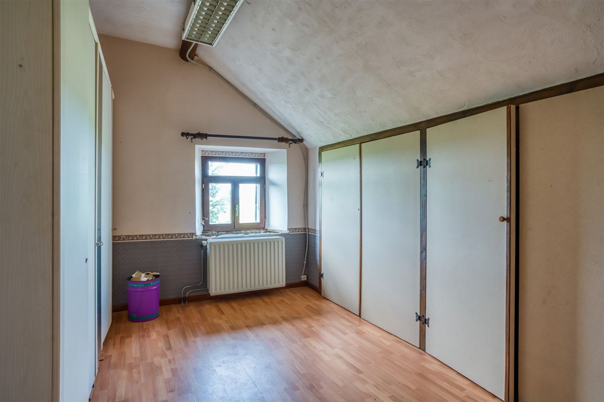 Fermette authentique avec grand terrain sur 33a 40ca.