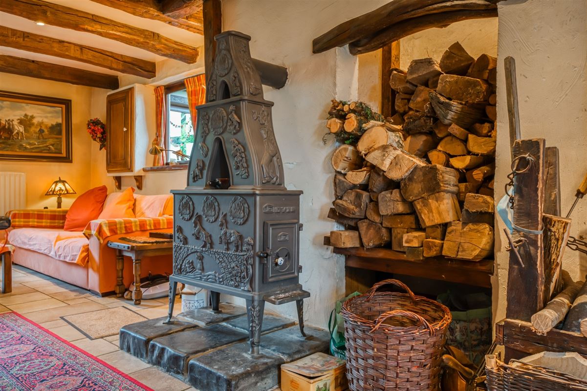 Fermette authentique avec grand terrain sur 33a 40ca.