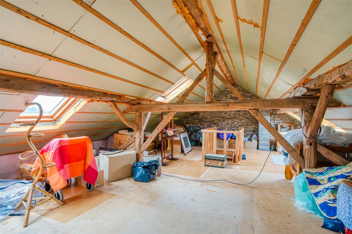 Fermette authentique avec grand terrain sur 33a 40ca.